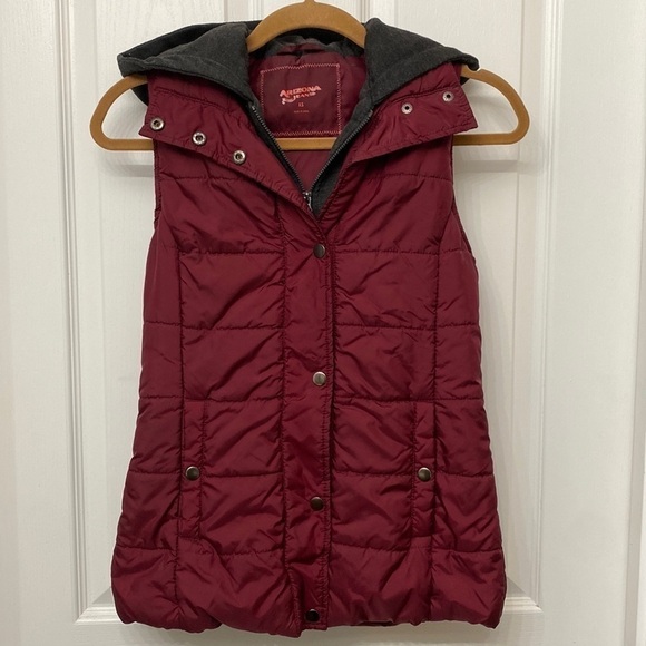 Arizona Jean Company Jackets & Blazers - Arizona Hooded Puffer Vest XS